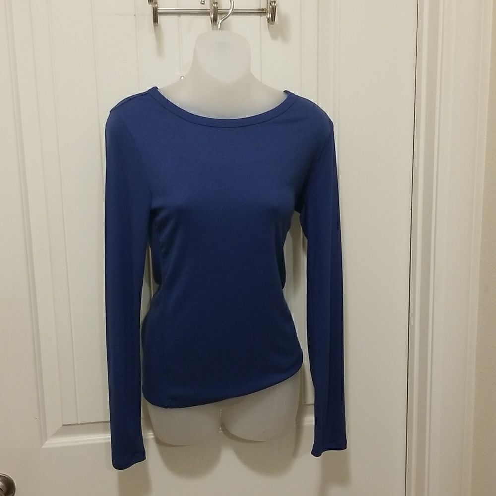 Womens GAP long sleeve shirt size Medium/Brand new with tags.